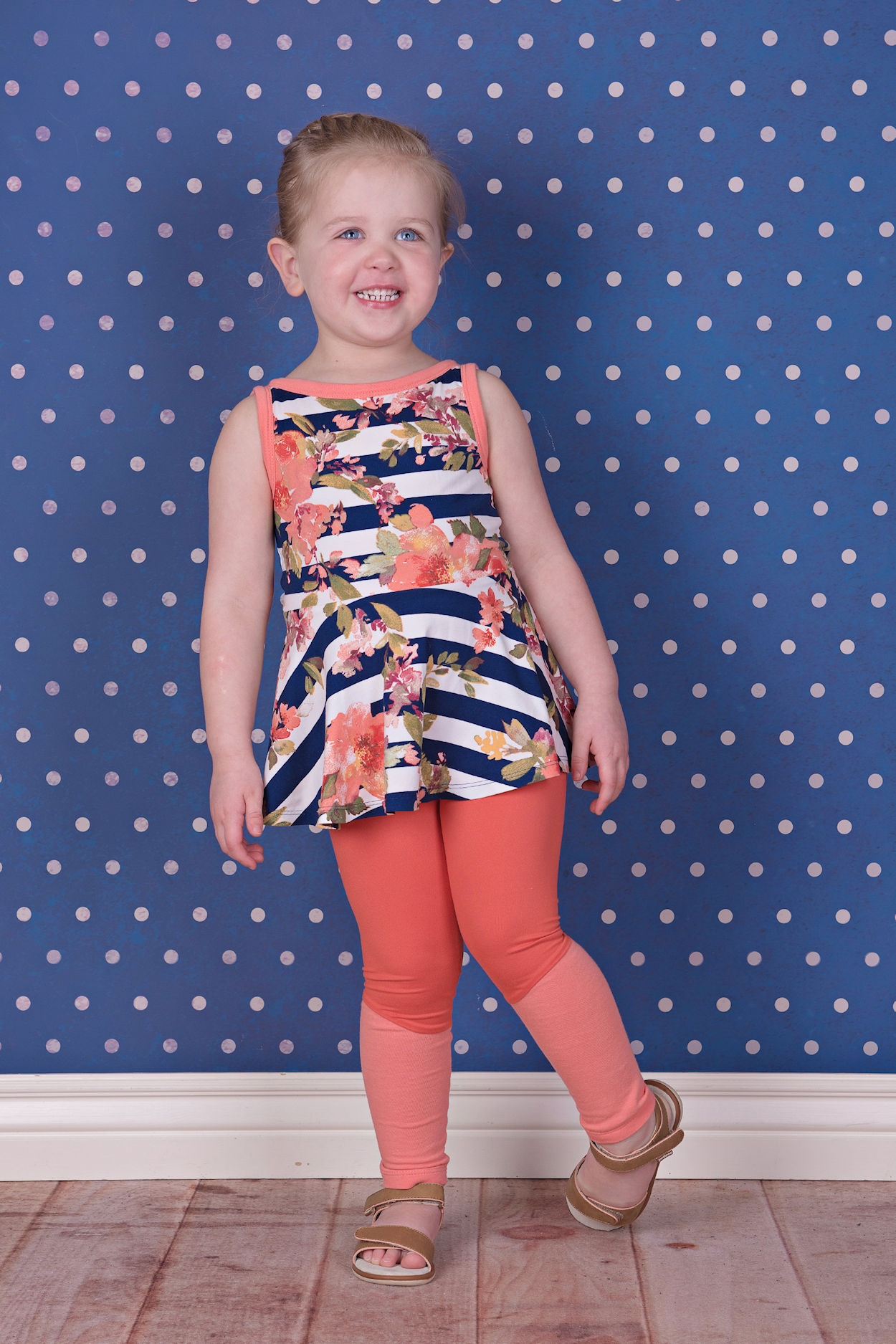 Rocky Shore tights for gymnastics or play. Lower panel with slight angle for colour blocking. Shown with Dandelion tank.