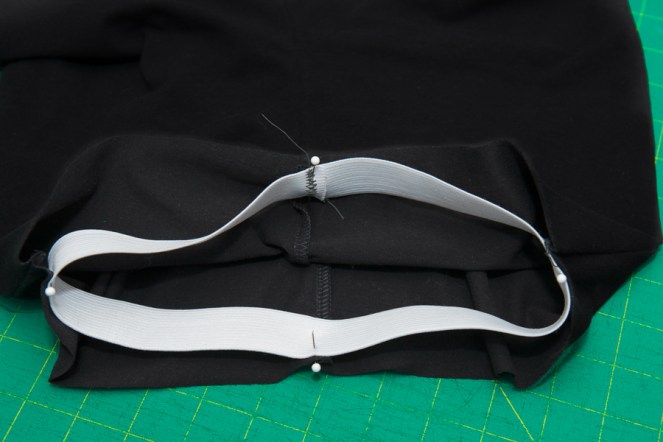 Sewing a no twist elastic waistband. Sofiona Designs Starry Night PJ pants.