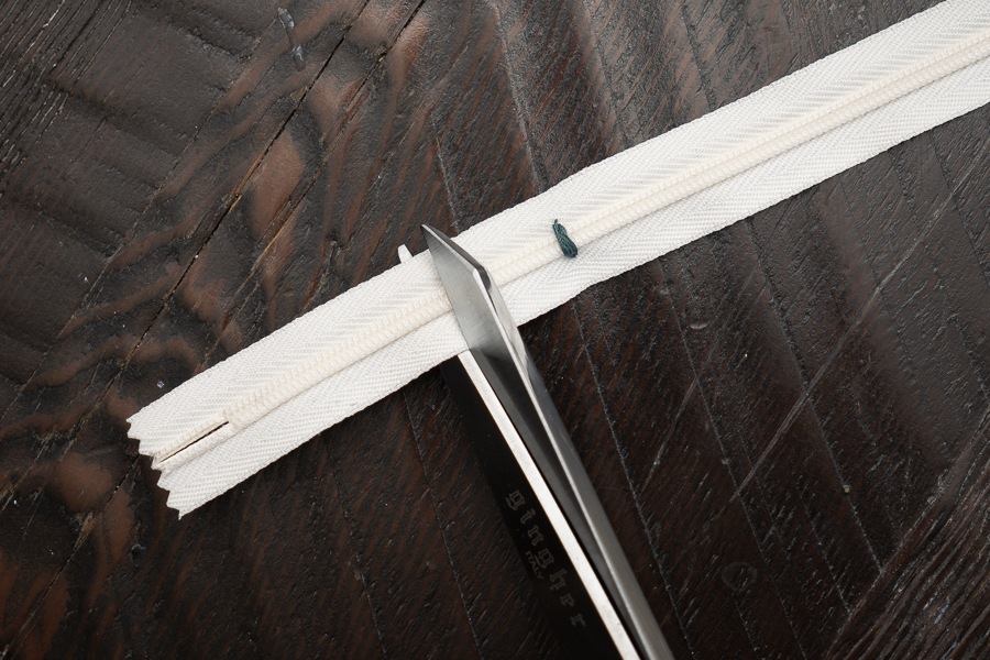 How to easily shorten an invisible zipper.