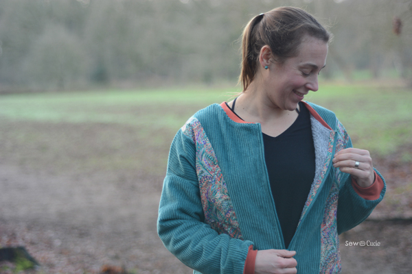 Miss Rose Hip in crop length view C with neckband. Junior Miss sizes 0-20 from Sofiona Designs.