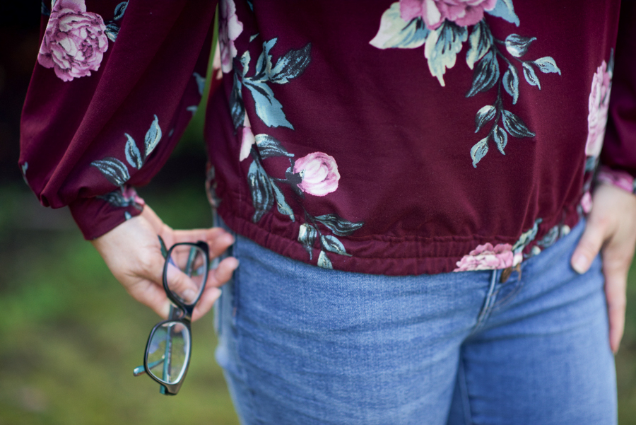 Elastic casing along the hem of this fancy shirt.