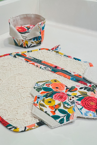 Beautiful make-up remover pads, storage basket and laundry bag in Cotton & Steel florals and beautiful lace.  Perfect sewing project gift set.