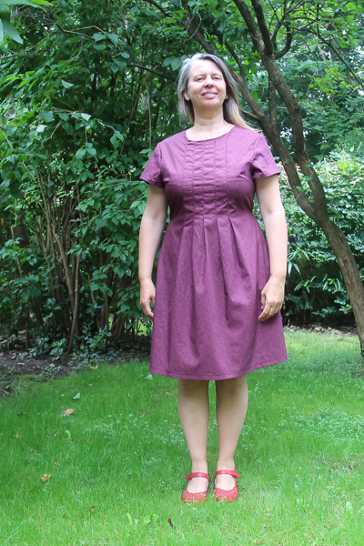 The Miss Haze top with pleated bodice, simple hem, and waist ties. Available from Sofiona Designs in junior miss sizes 0-20.