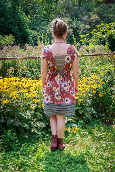 The Miss Haze top with pleated back V section, pleated hem, and waist ties. Available from Sofiona Designs in junior miss sizes 0-20.