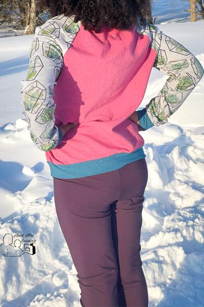 A raglan sweater with darted shoulder sleeves from Sofiona Designs PDF patterns for girls, tweens, teens, and women.